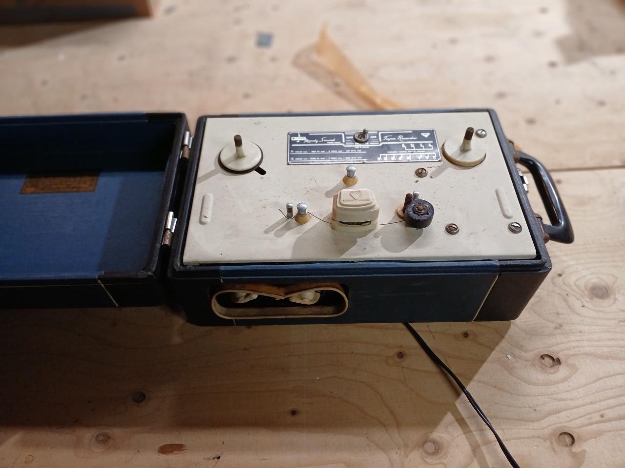 Amroh bandrecorder uit ca. 1950