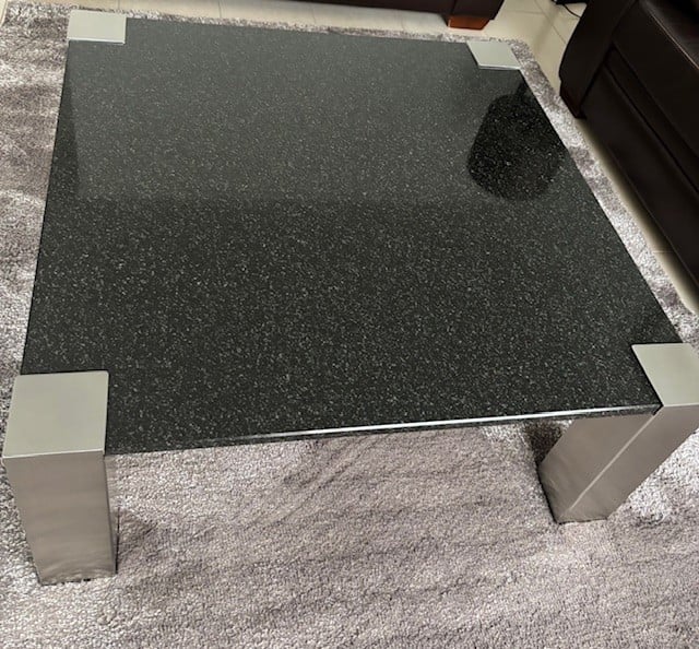 Salontafel met natuursteenblad