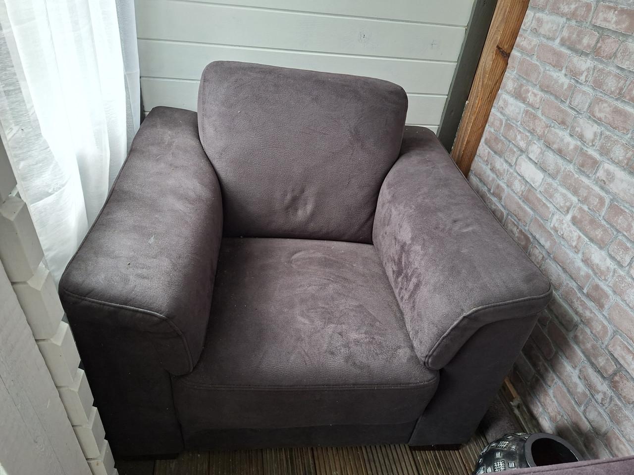 Grijze Bank en Stoel