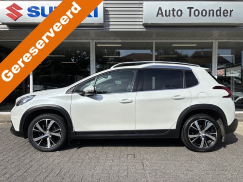 Peugeot 2008 allure 1.2-111pk/panoramadak/trekhaak