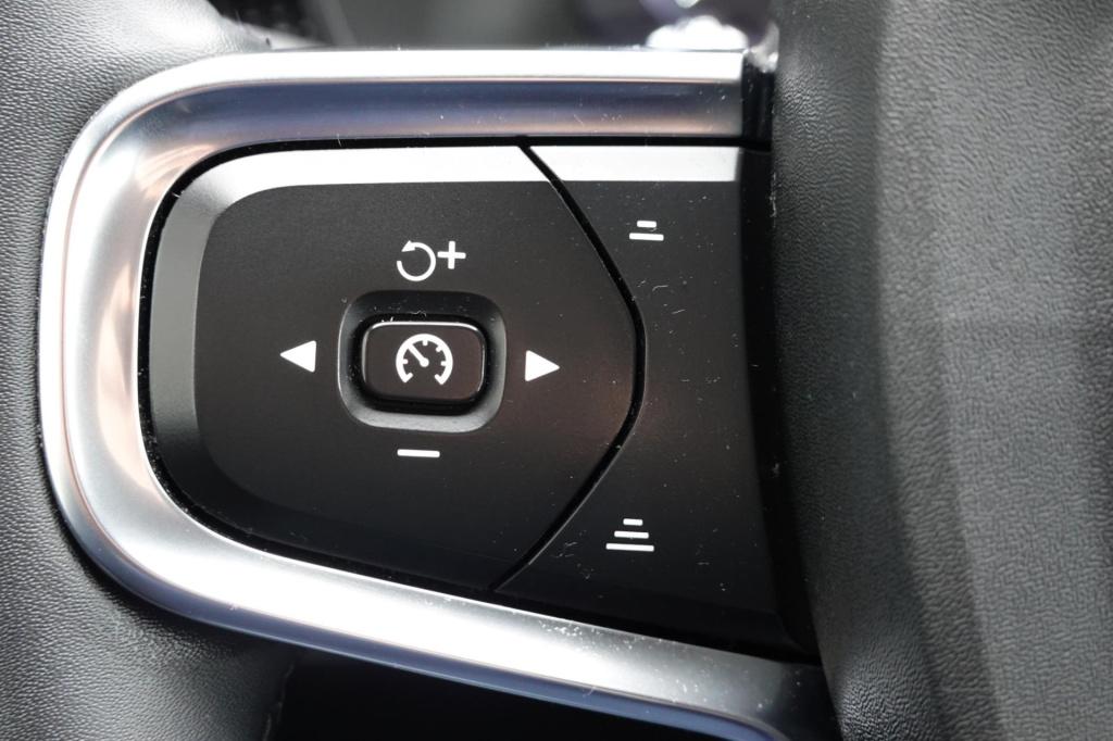 Volvo XC40 1.5 t3 r design 163pk