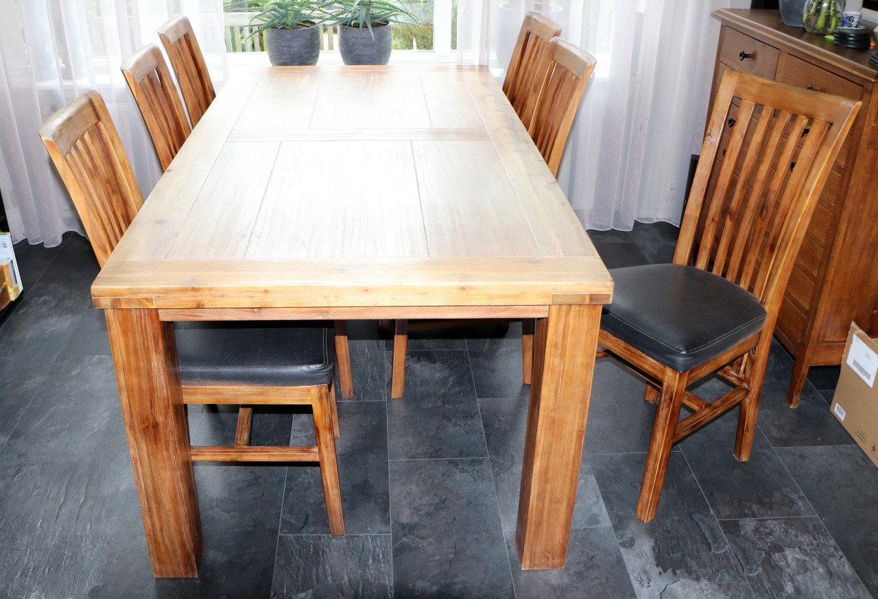 Tafel met 6 stoelen, acaciahout