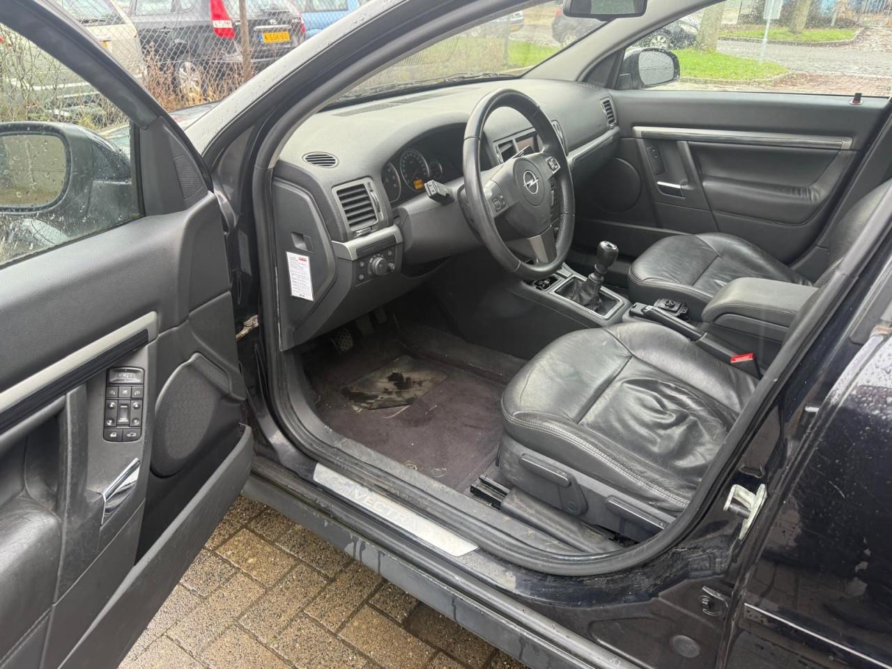 Opel Vectra Wagon 1.8-16V Temptation jaar apk