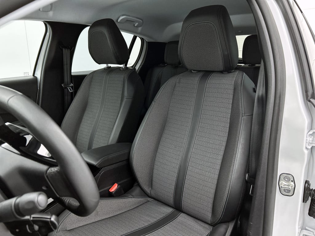 Peugeot 208 100 pk allure | rijklaar | navi | camera achter |