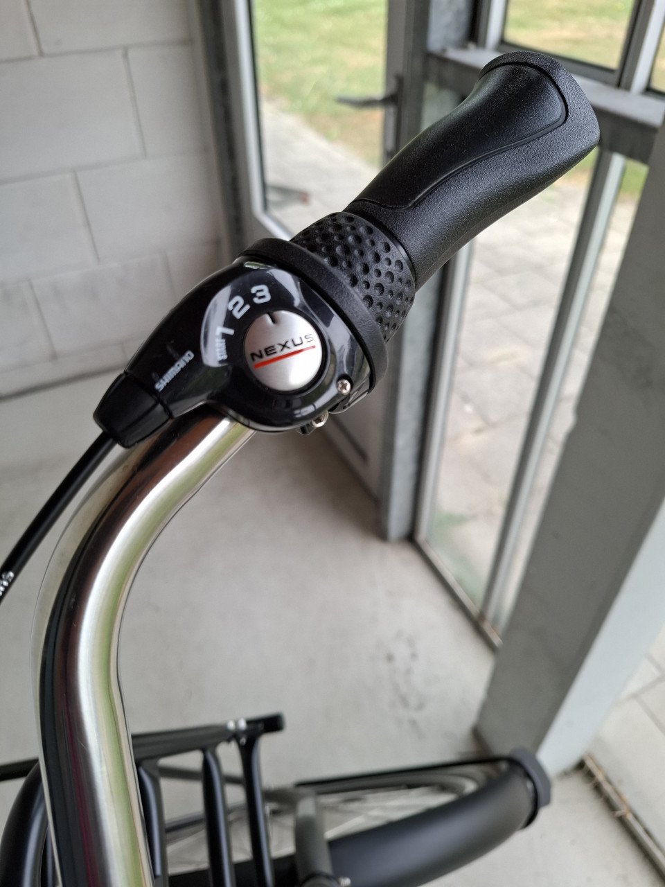 Azor stalen oma fiets