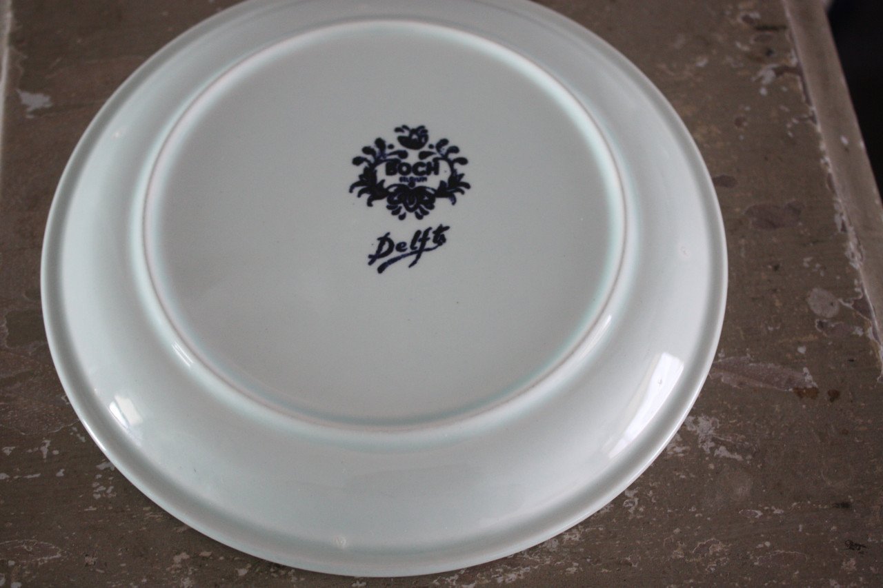 Bord met nederlands lanschap delfs blauw