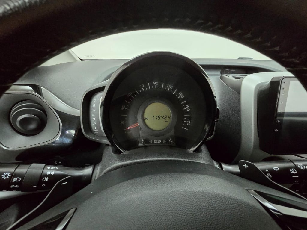Toyota Aygo occasion 1.0 vvt-i x-play | tweedehands toyota aygo wit | autom