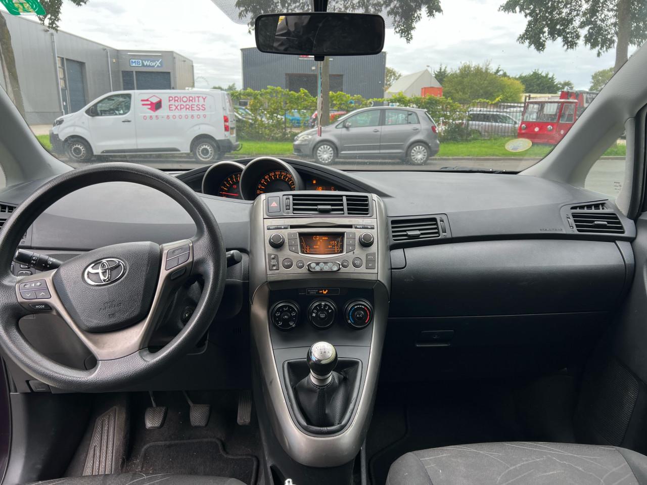 Toyota Verso 1.6 VVT-i Comfort 7 zitter