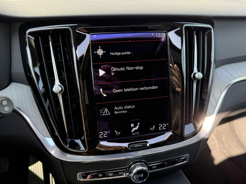 Volvo V60 t6 340pk recharge inscription| full options ! trekhaak