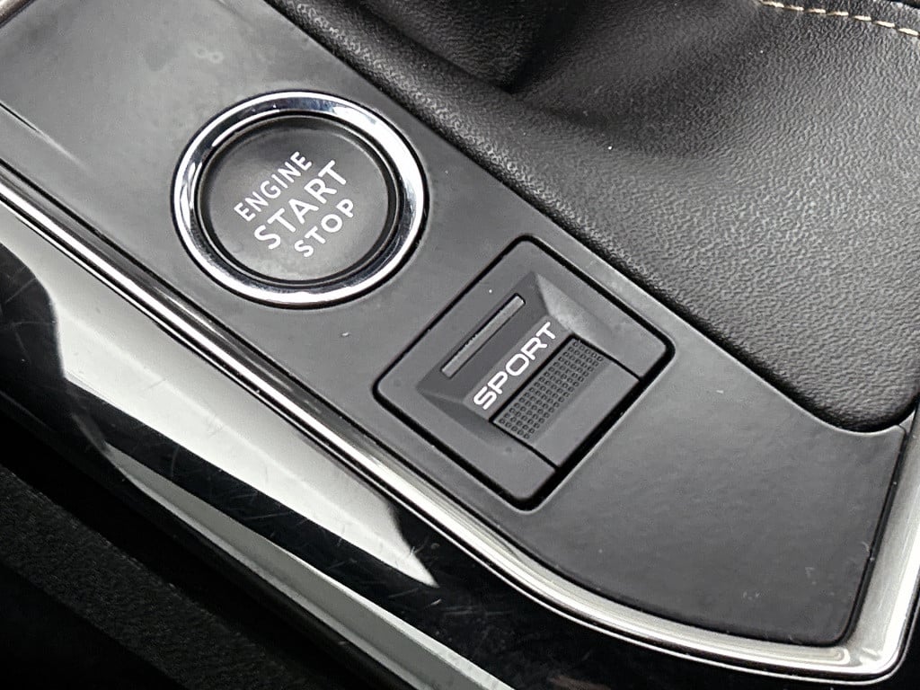 Peugeot 3008 130 pk gt black pack | rijklaar | panorama schuif / kanteldak 