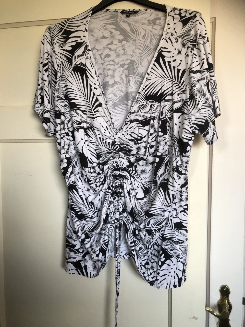 Damesshirts mt 50 en 2x xl(alleen afhalen)