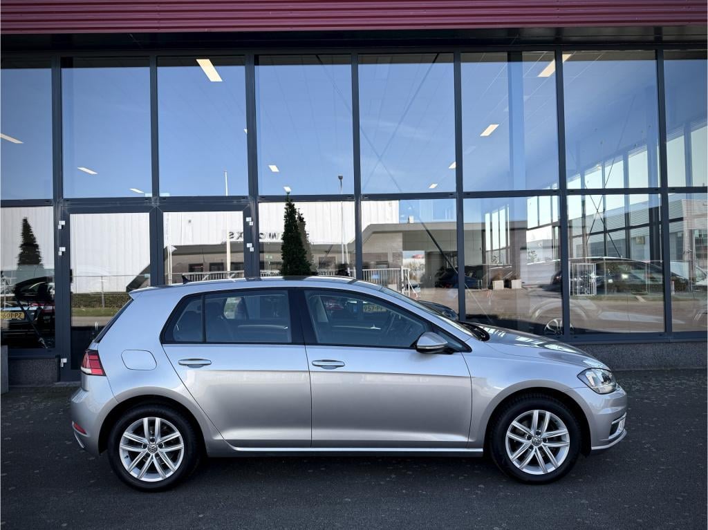 Volkswagen Golf 1.0 tsi trendline