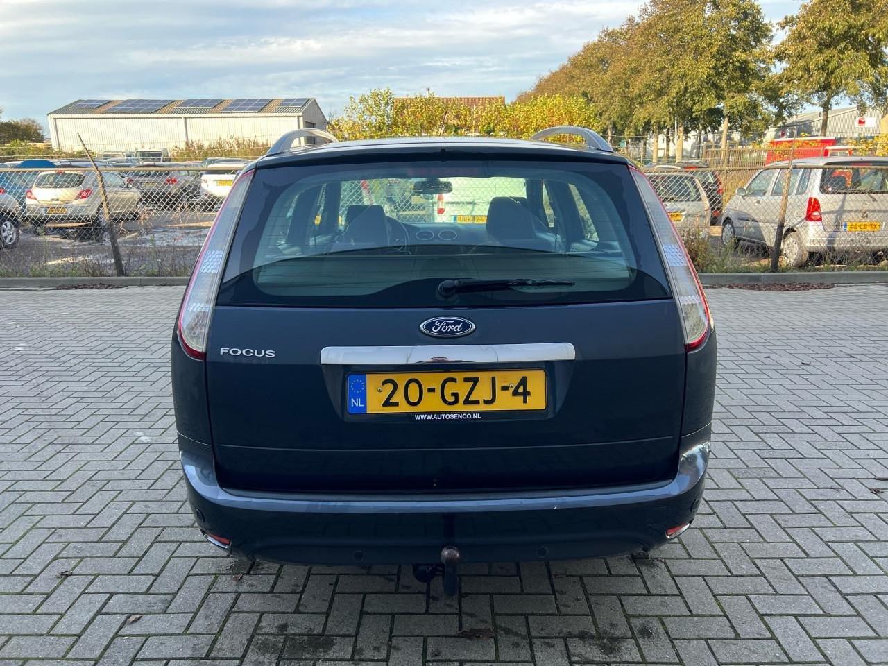 Ford Focus Wagon 1.6Ghia Airco/Pdc/trekhaak