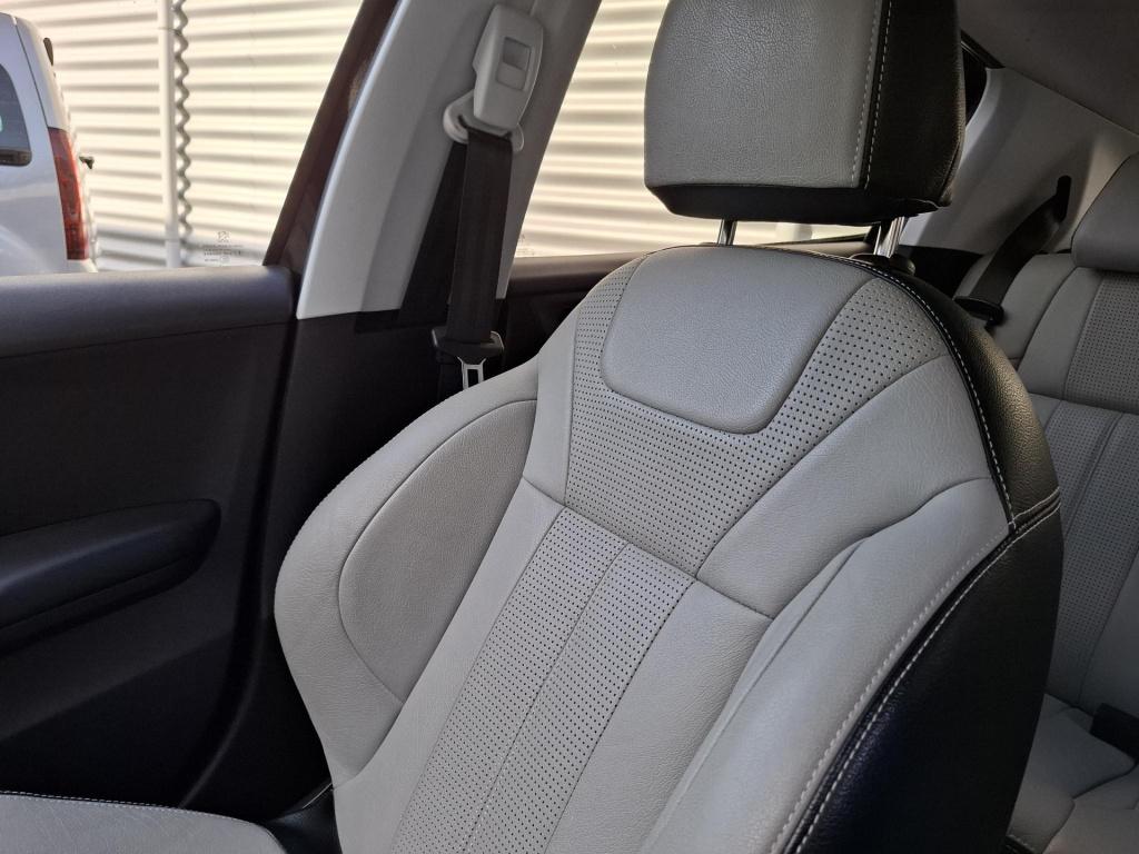 Peugeot 208 1.4 vti 95 griffe 5-drs navi/leer/clima