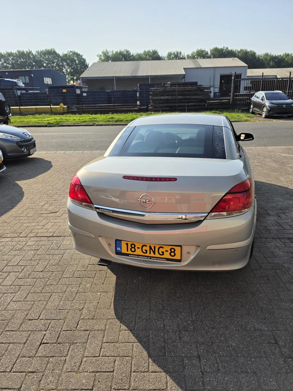 Opel Astra TwinTop 1.8 140PK Cabrio Coupe – 2008 – APK 02-10-2026 – €850,-