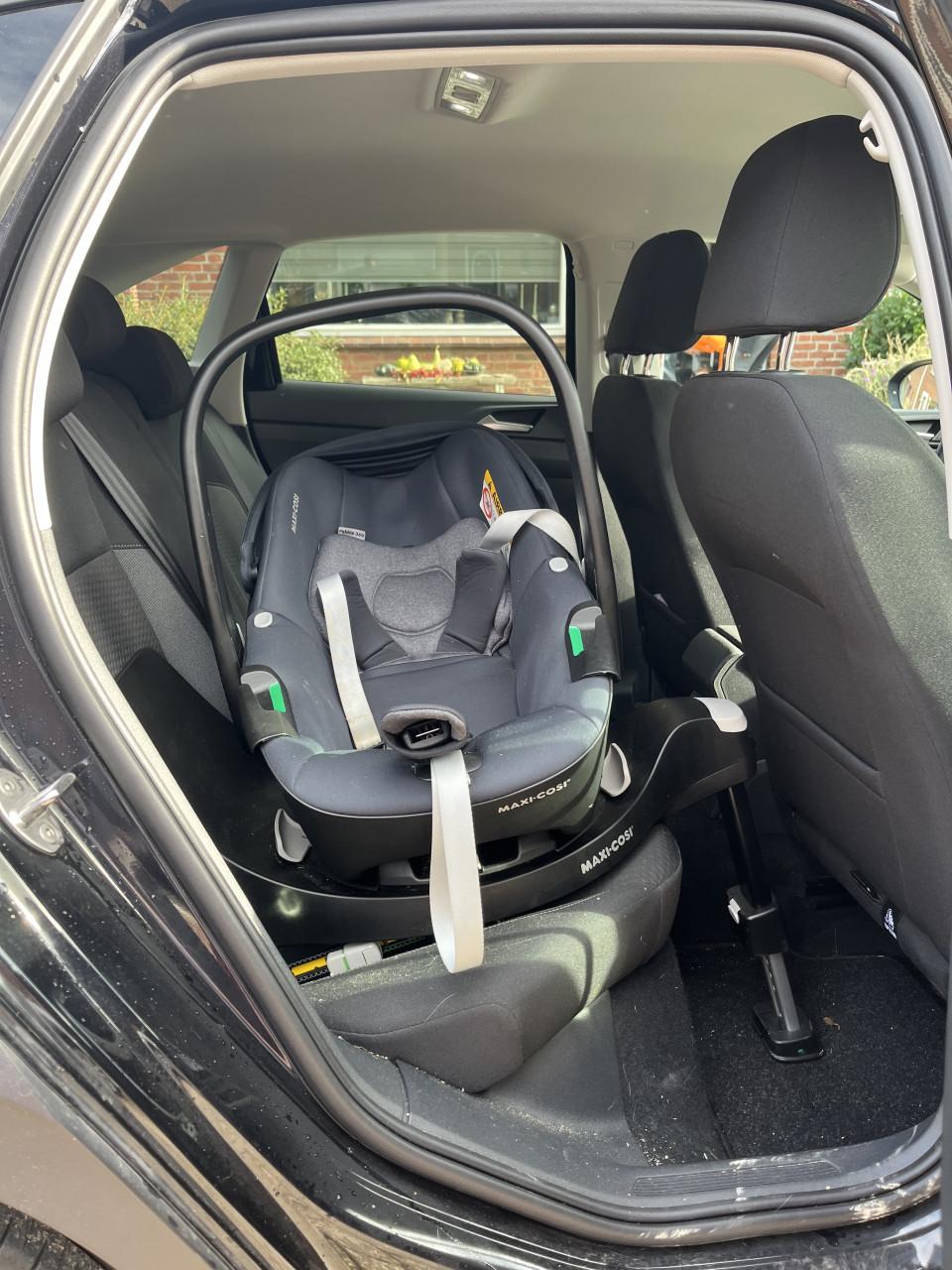 Maxi-Cosi Pebble 360 i-Size en FamilyFix 360 base