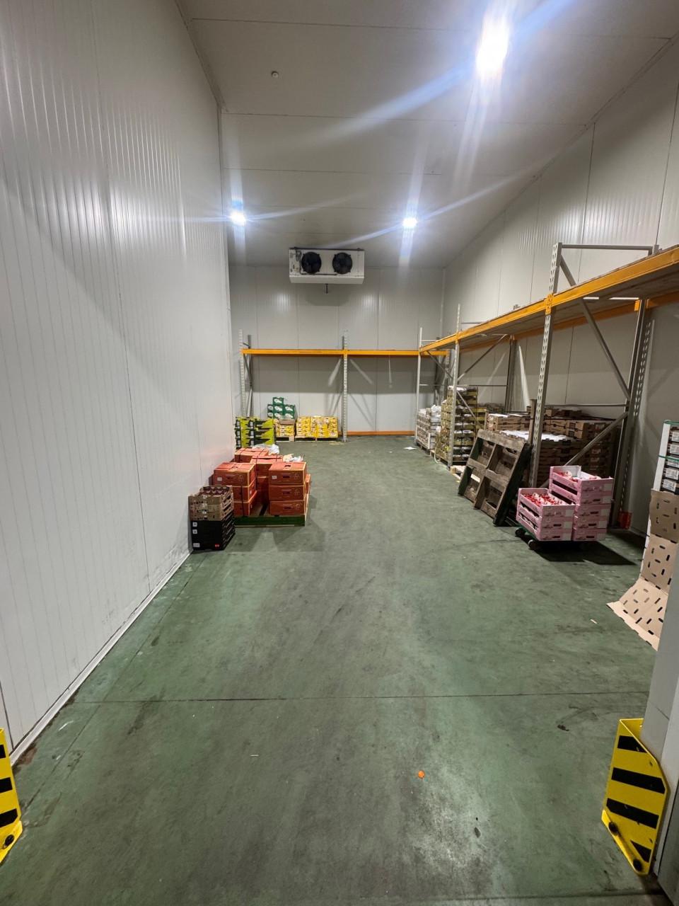 Bedrijfsunit met laaddocks – geconditioneerd – ca. 868 m² – Middelburg