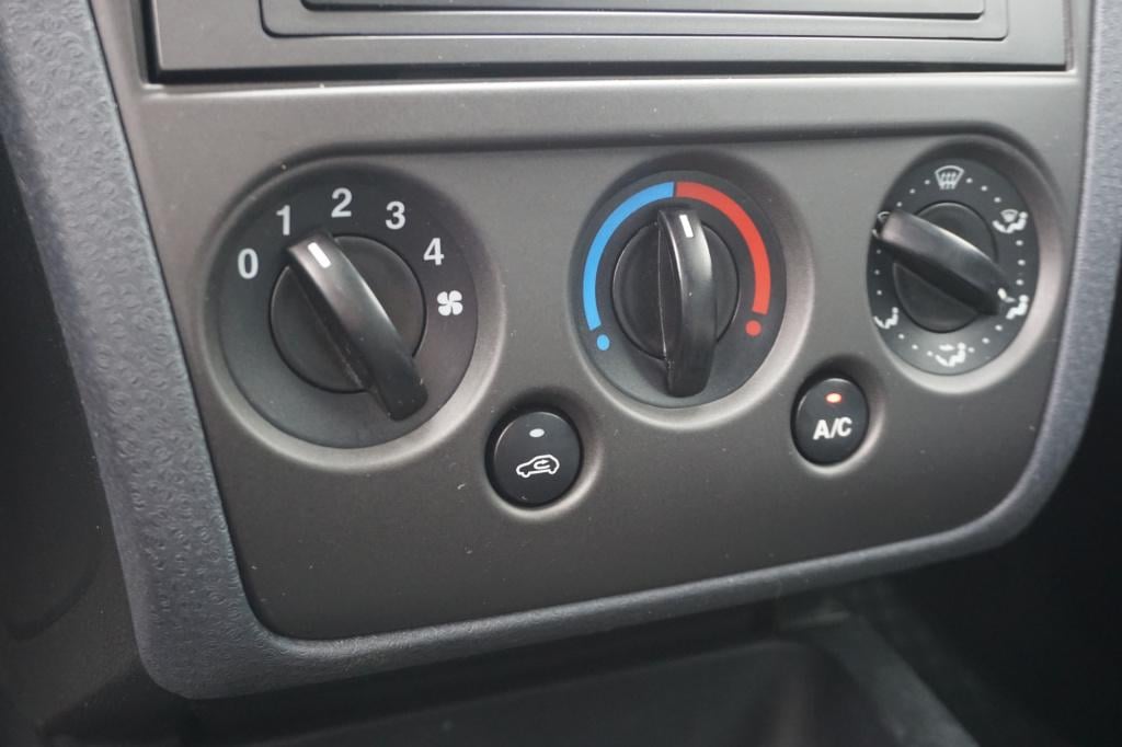 Ford Fusion 1.6-16v futura automaat - airco / navi / cruise / elektr. ramen