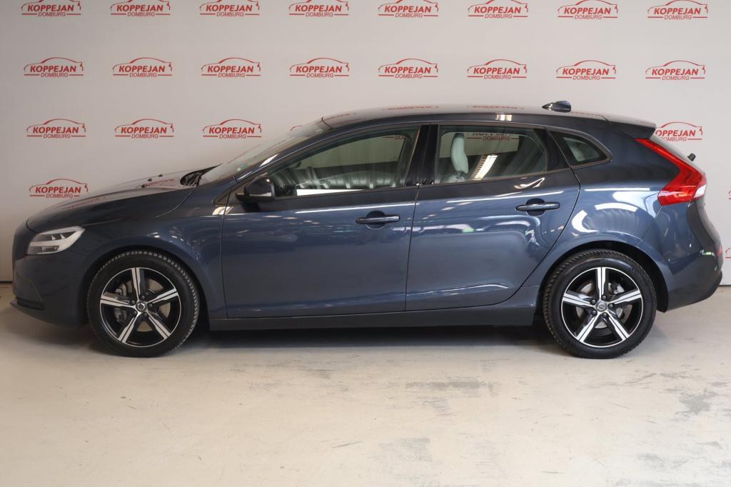 Volvo V40 1.5 t2 nordic+ nl auto, winterpakket, camera, parkeerassist, blis