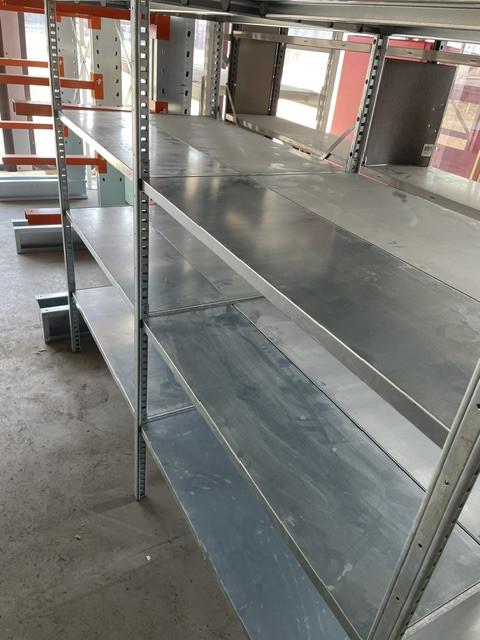 Gebruikte verzinkte legbordstelling 70 cm diep.