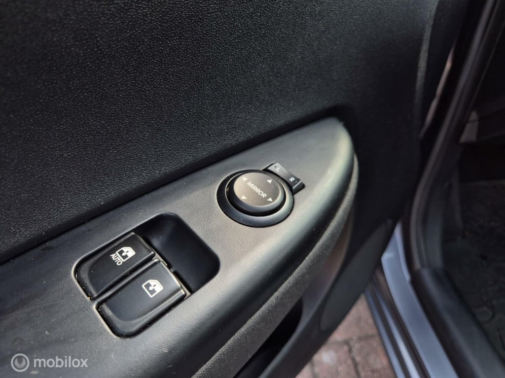 Hyundai I 20 1.2i dynamicversion / 5-deurs / dealeronderhouden/ airco / par