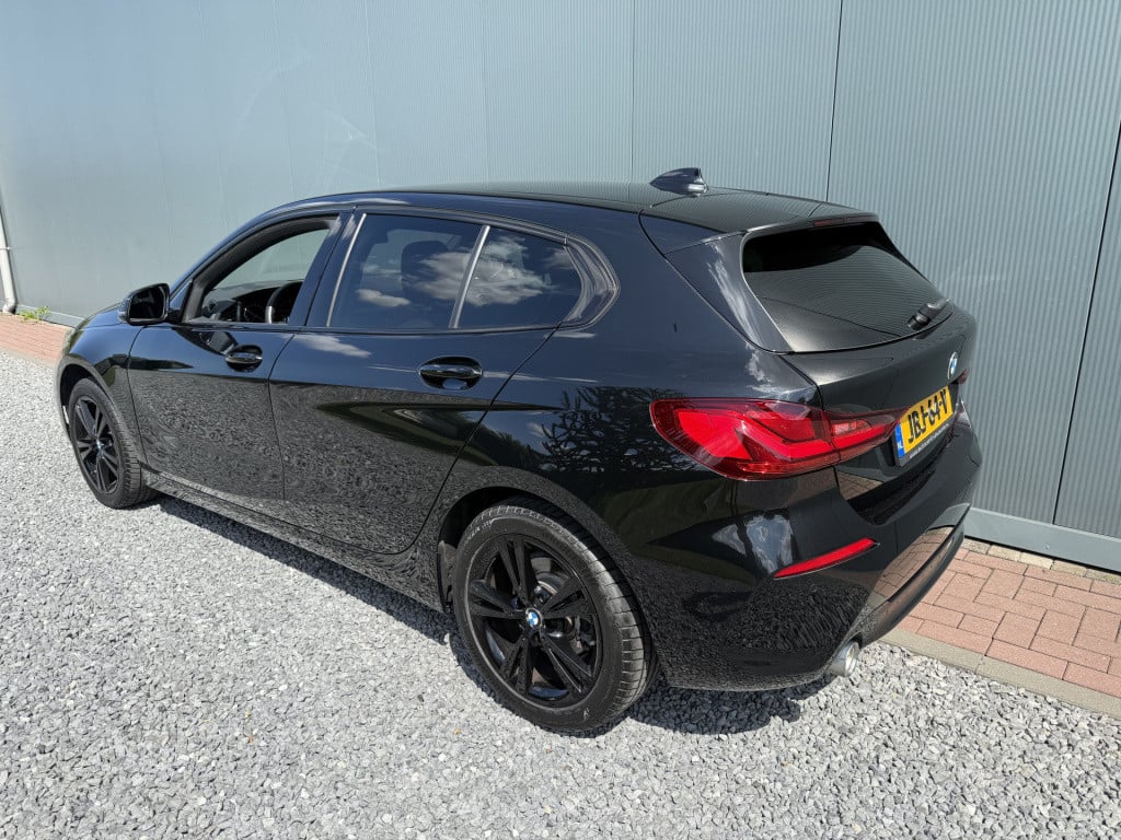 BMW 1 Serie 118i 140pk automaat high executive sportline 5-drs