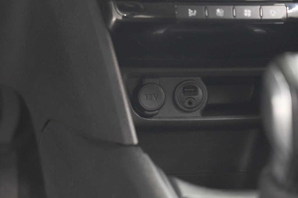 Peugeot 208 puretech 82 blue lease executive | parkeersensoren | navigatie 