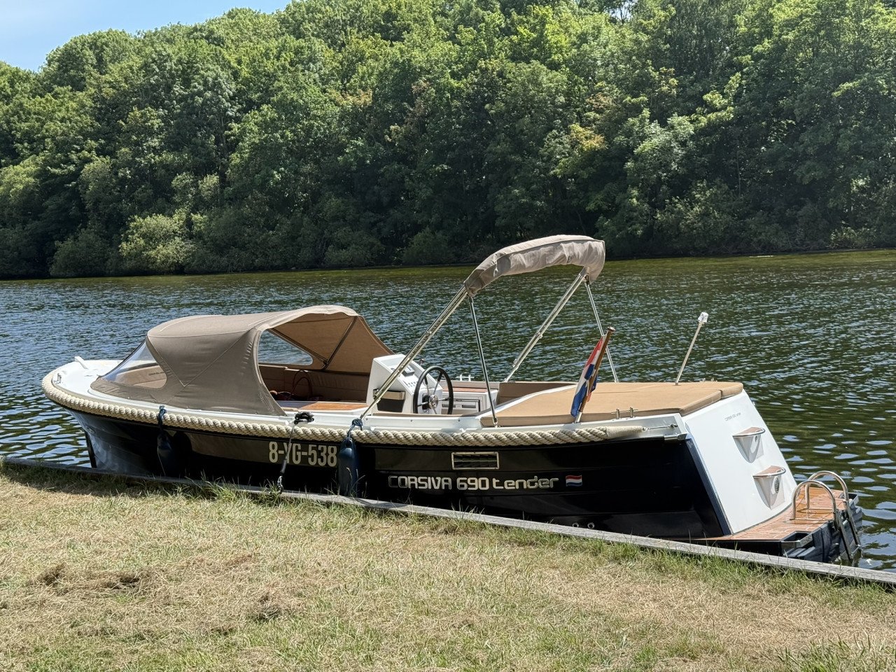 Corsiva Tender 690 - Prachtige full options sloep