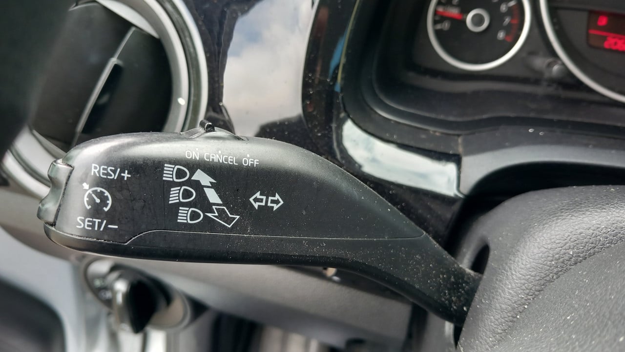 Volkswagen 1.0 Move Up!  3drs bj:2012 airco-navigatie i.z.g.st