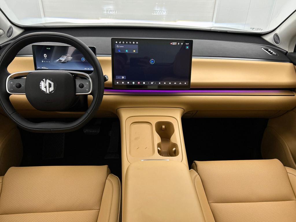 Leapmotor C10 design reev (hybrid) 28.4 kwh | interieur camel brown | stoel