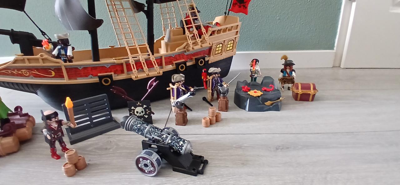 Playmobil groot piratenschip met diverse extra sets