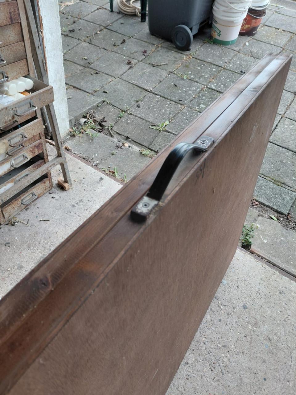 Degelijke behang plaktafel
