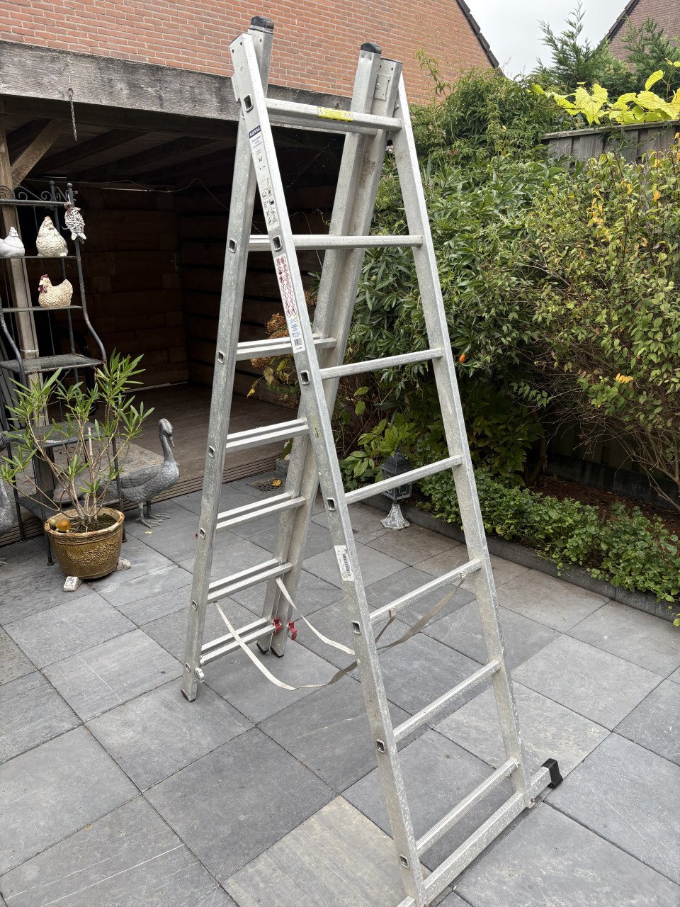 Aluminium ladder