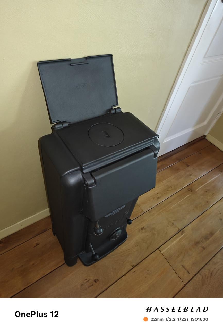 Gereviseerd gietijzeren houtkacheltje ca 3 kW