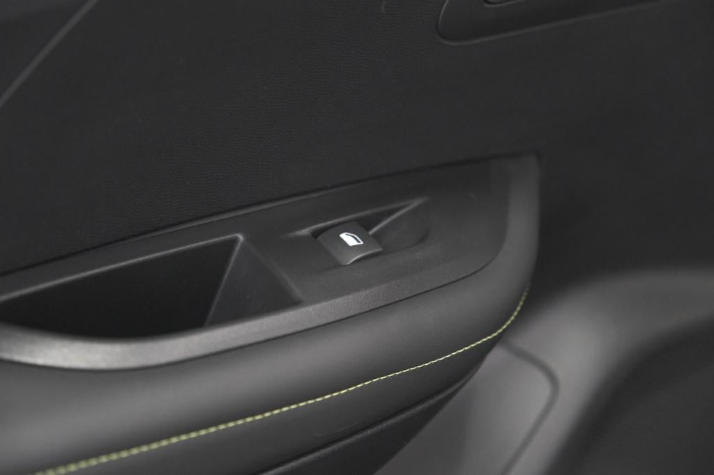 Peugeot 2008 puretech 130 eat8 gt | camera | parkeersensoren | apple carpla