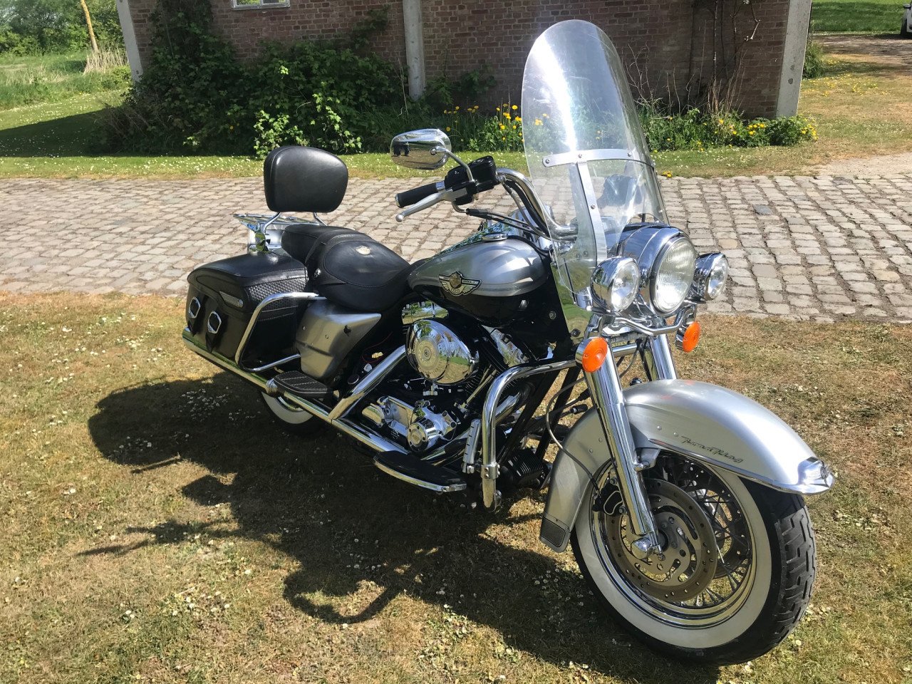 Harley Davidson FLHRCI 2003 RoadKing Classic anniversary edition