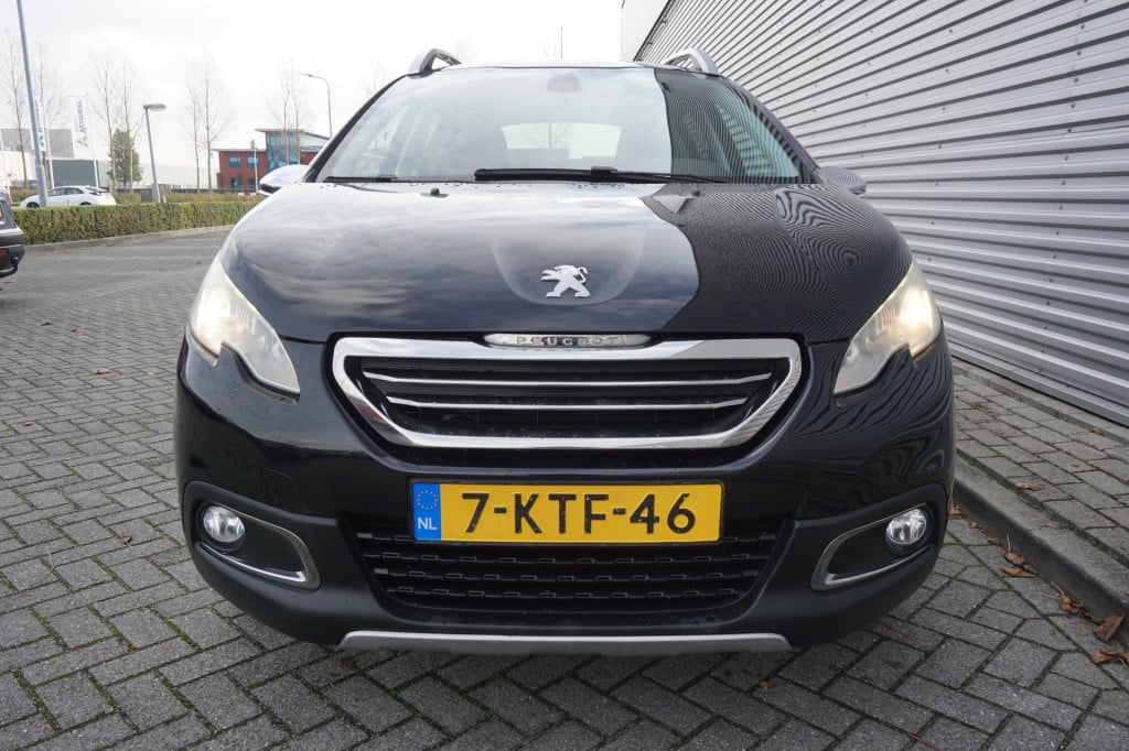 Peugeot 2008 1.6 vti féline airco / navi / cruise / pano / leder / parkeers