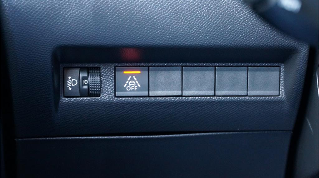 Peugeot 208 1.2 puretech 100 allure rijklaar incl garantie