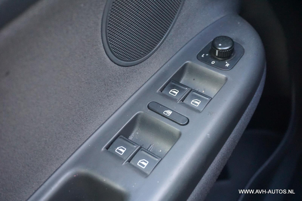 Volkswagen Golf Plus 1.6 fsi optive 3