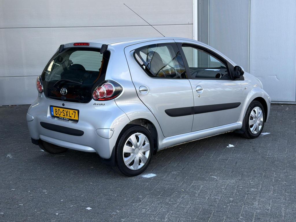 Toyota Aygo 1.0-12v comfort navigator