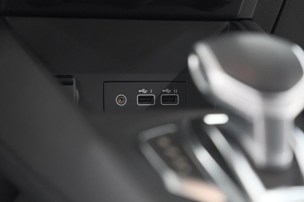 Renault Captur mild hybrid 140 edc techno | camera | 9.3 inch scherm | appl