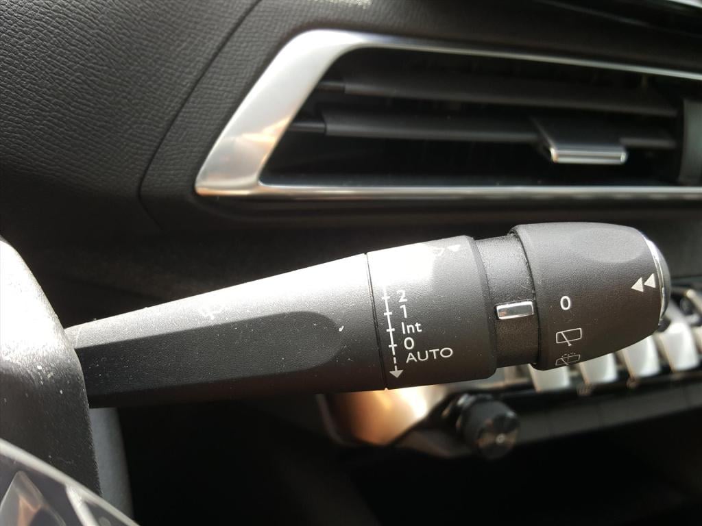 Peugeot 3008 1.2 130pk s&s allure apple carplay & android auto | navigatie 