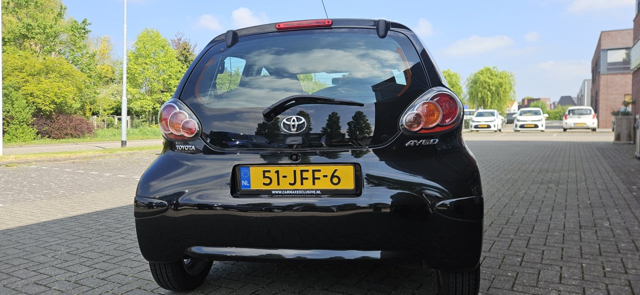 Zuinige TOYOTA AYGO 5drs AIRCO / NL AUTO / NAP