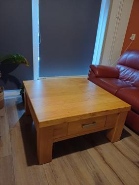 Salontafel van massief eikenhout