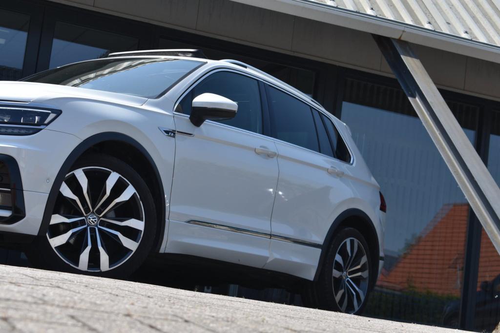 Volkswagen Tiguan 1.5 tsi act r-line | trekhaak | camera | stoelverwarming 