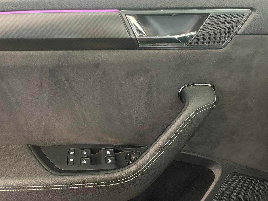 Skoda Superb combi 1.4 tsi iv sportline business