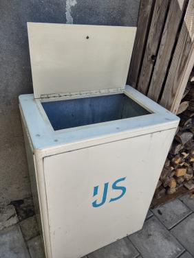 Prachtige vintage ijs koelkast! Retro ijsjes kast! Isolatie.