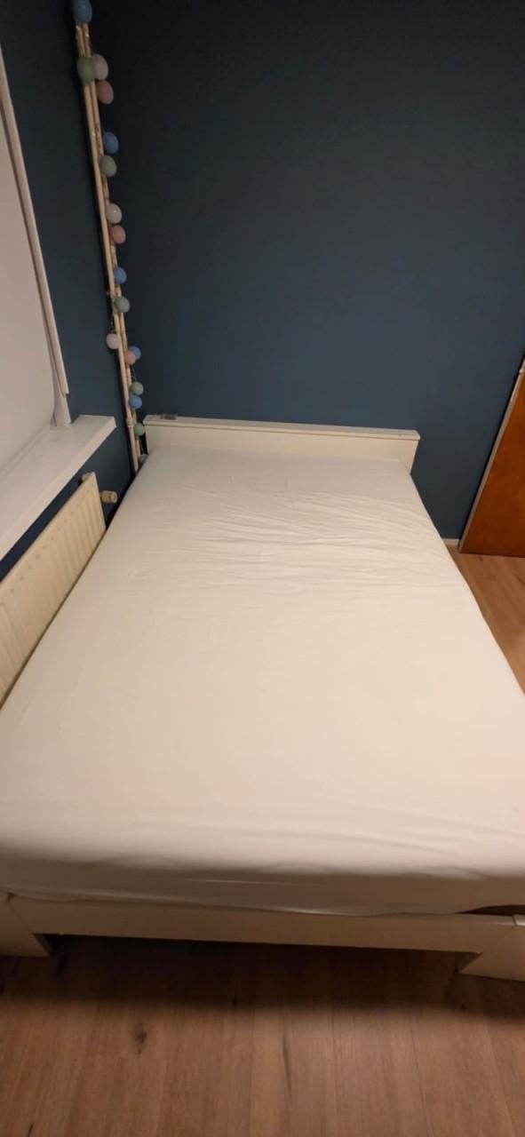 Twijfelaar/ tweepersoonsbed van 140x200cm te koop