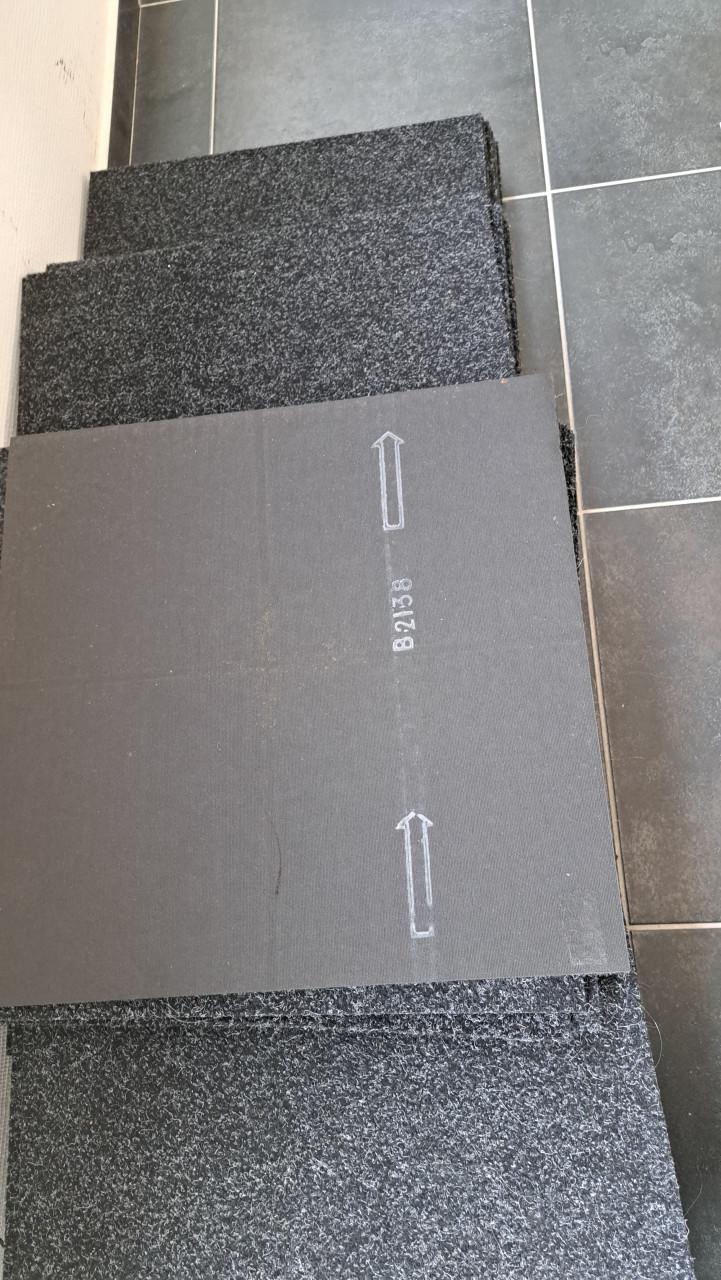 Tapijttegels antraciet