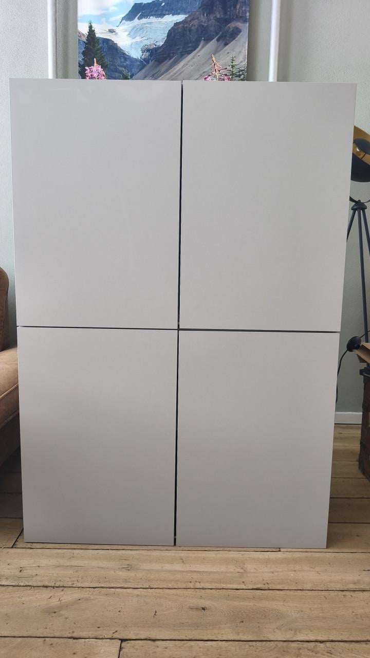 Nieuwe keuken bovenkasten